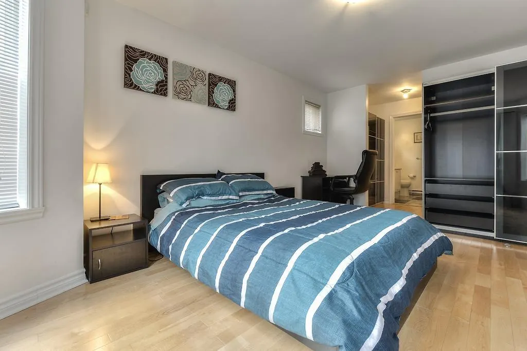 1535 Rue St Jacques Hotel Montreal Canada
