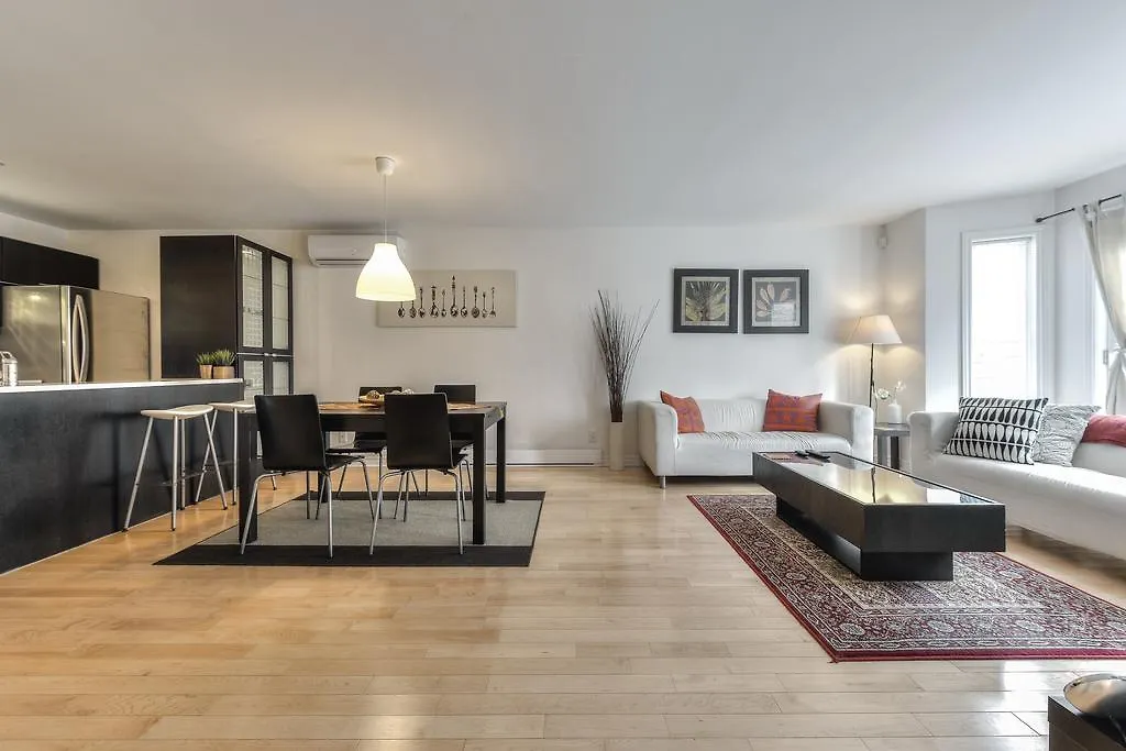 1535 Rue St Jacques Hotel Montreal